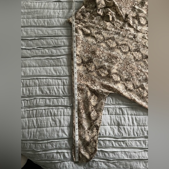 Snake print button up blouse 🐍 - Picture 6 of 7